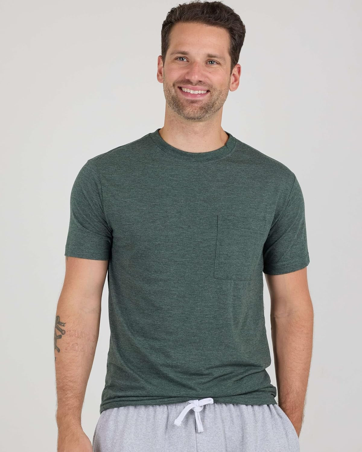 4 Pack: Men'S Cotton Performance Short Sleeve Crew Neck Pocket T-Shirt Athletic Top (Available in Big & Tall)